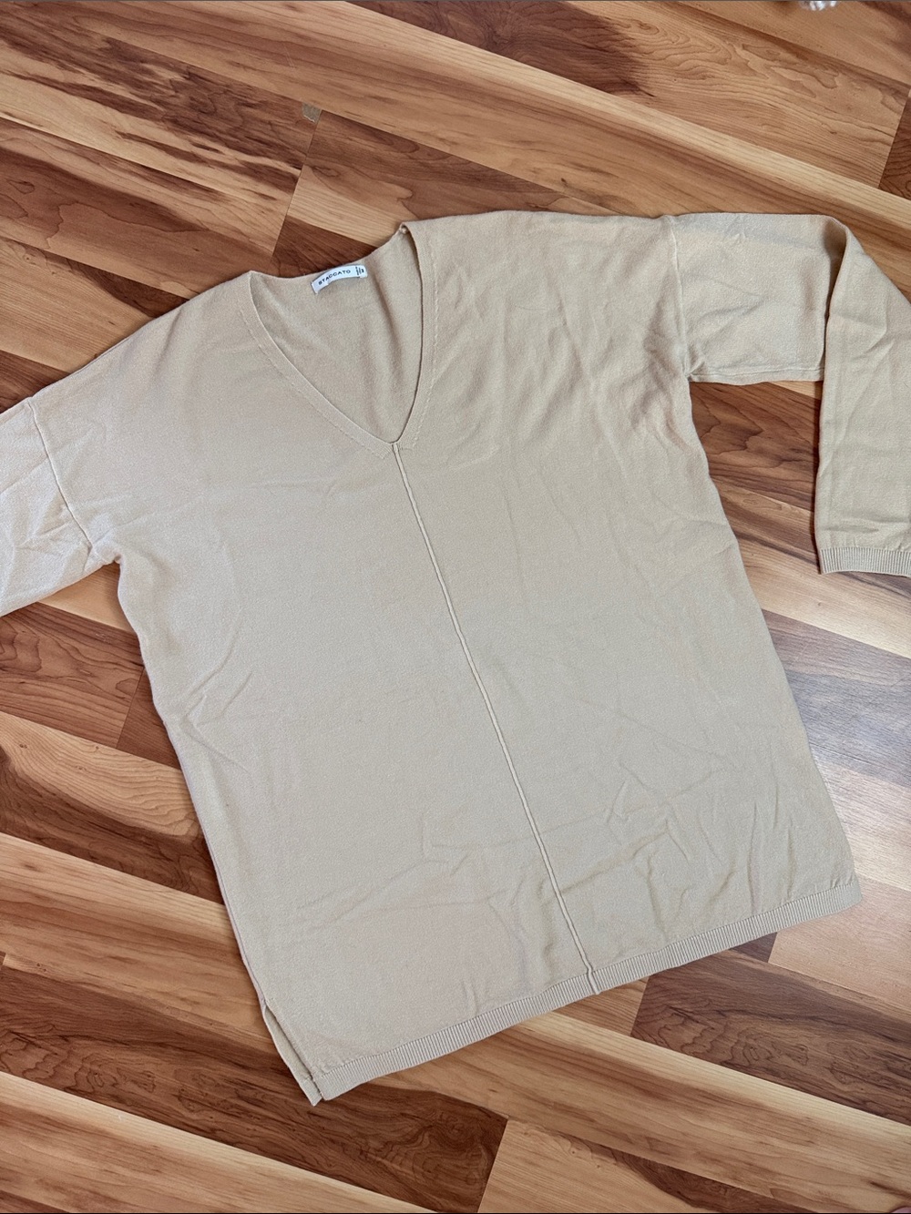 Womens tan v-neck sweater size Medium